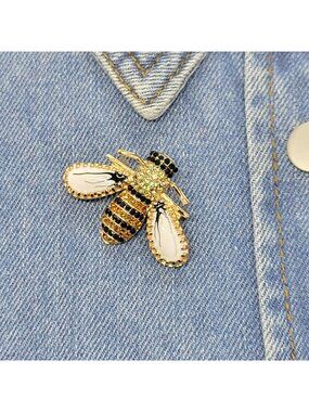⭐Elegant Large Gold Crystal Bumble Bee Brooch Pin Insect Jewelry Vintage Vibes⭐